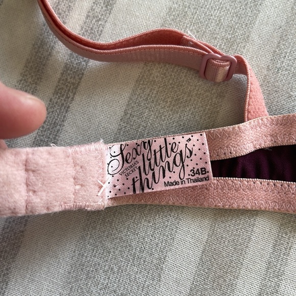 NWOT VICTORIA’S SECRET SEXY LITTLE THINGS CLAM SHELL BRA. Sz 34B. Plum w/pink. - Picture 7 of 8